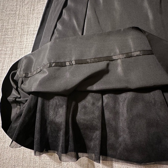 ISAAC MIZRAHI Silk Black Party Dress Semi-Formal Tulle Lined Pleats Women’s 4 - Picture 6 of 16